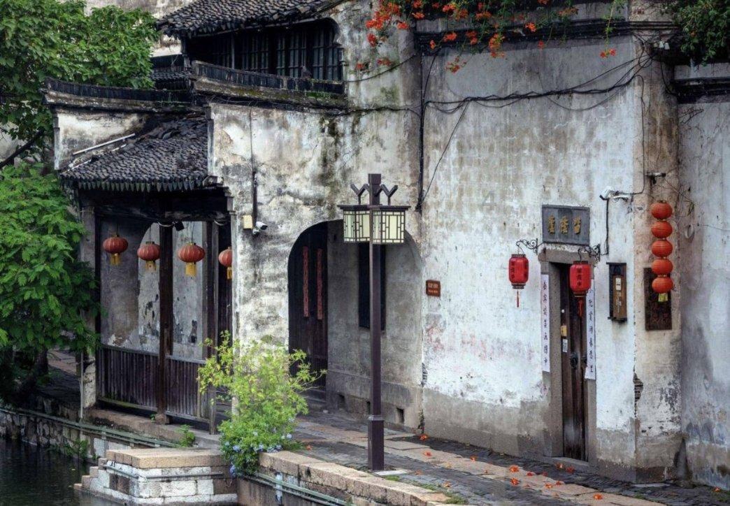你会因为工作氛围离职吗？你认为薪资和工作氛围哪一个更重要？